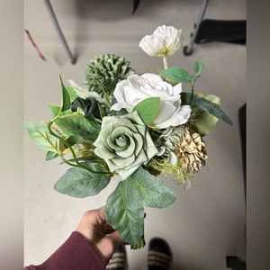 Ling’s Moment bridesmaid bouquets (6)